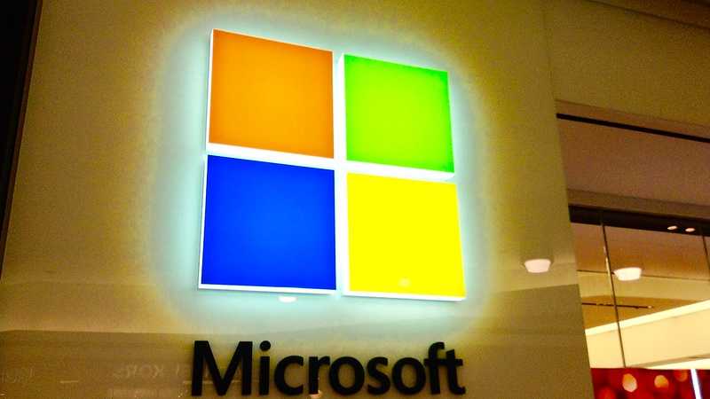 Microsoft - Microsoft Store, Connecticut, 12/2014 by Mike Mozart of TheToyChannel and JeepersMedia on YouTube , tags: und - JeepersMedia via Flickr