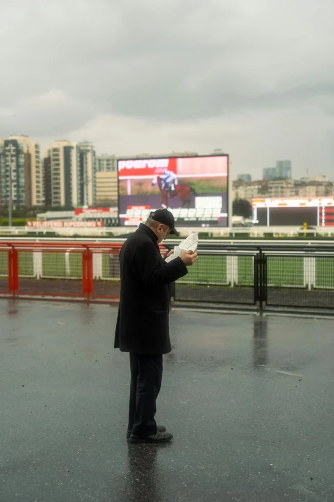 The Psychology Behind Betting Trends & How to Stay Disciplined